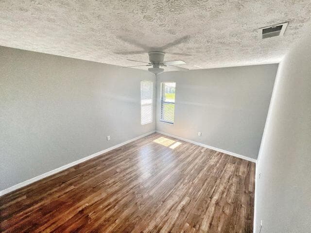 Building Photo - 1365 SE Bayharbor St