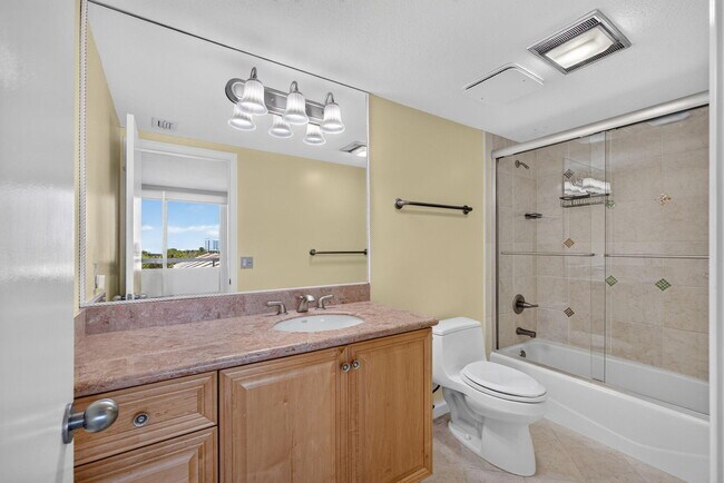 Building Photo - 4000 N Ocean Dr