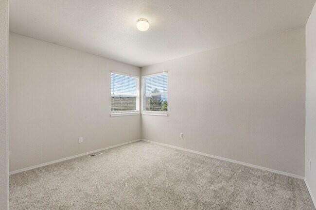 Building Photo - Spacious 4BR Home in Pine Creek – Academy D20