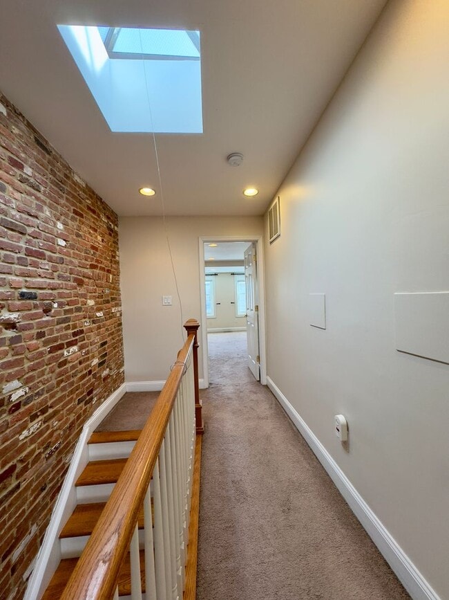 Building Photo - Charming 2 Bedroom/3.5 Bathroom Townhome in Canton, MD!