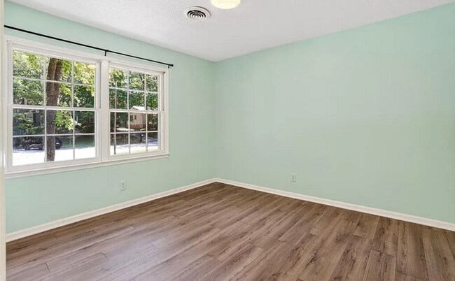Building Photo - 4419 Forest Walk Dr