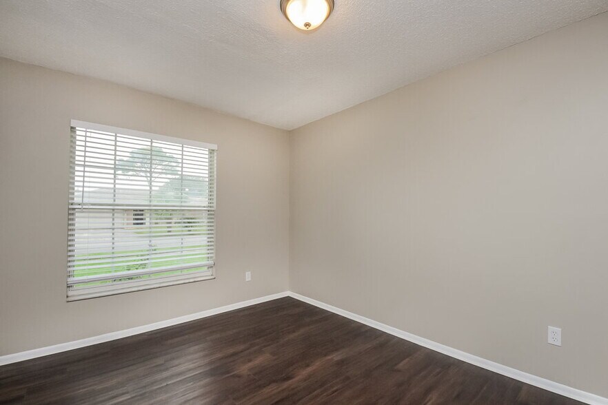 Building Photo - 2739 Sumba Ave
