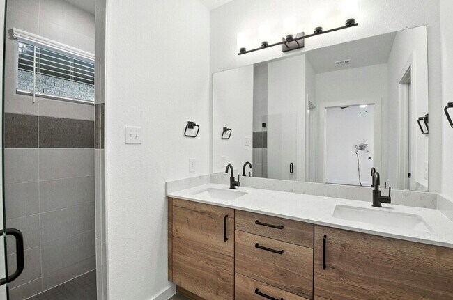 Building Photo - 1852 Dry Cherry Ln