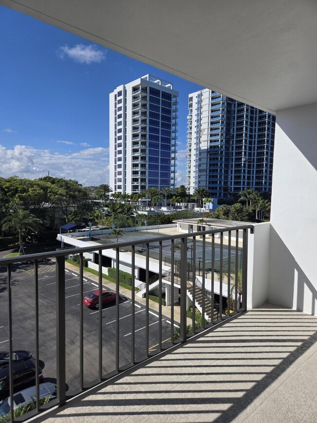 Building Photo - 1208 Marine Way