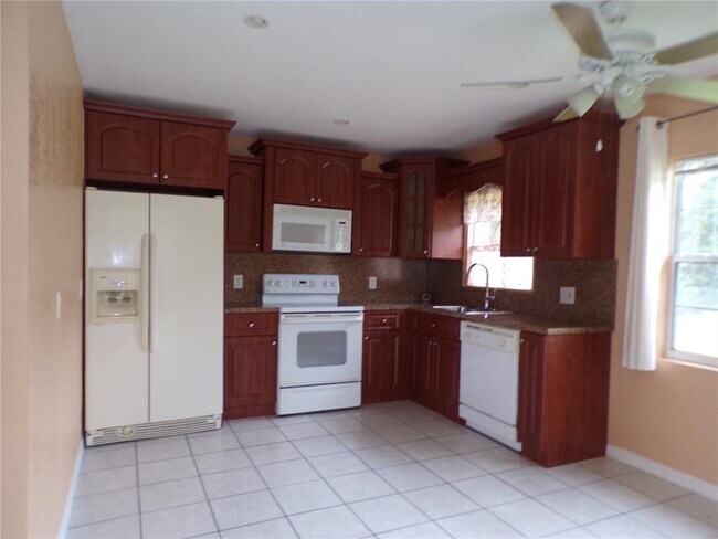 Building Photo - 25059 Harbor View Rd