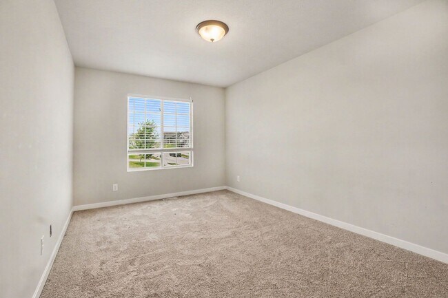 Building Photo - Beautiful Bellevue Home Close to Offutt AFB