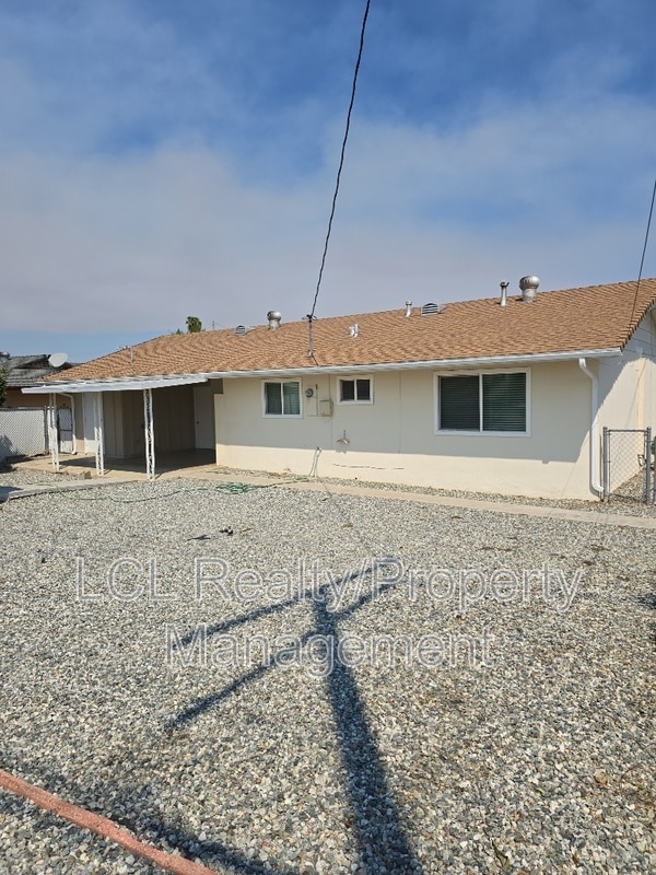 Building Photo - 27147 El Rancho Dr
