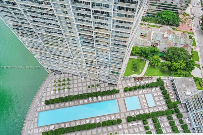 Building Photo - 475 Brickell Ave