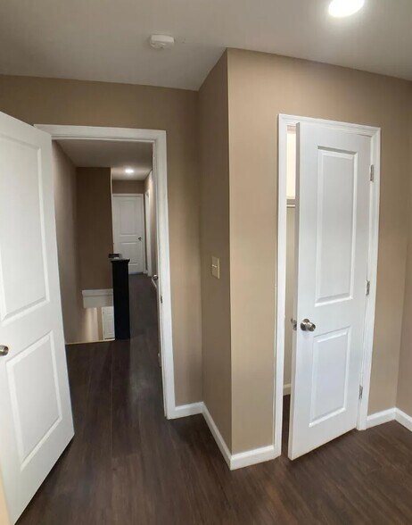 Building Photo - 2060 E Orleans St