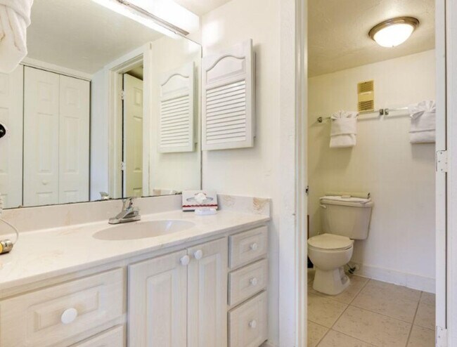 Building Photo - 7785 Estero Blvd