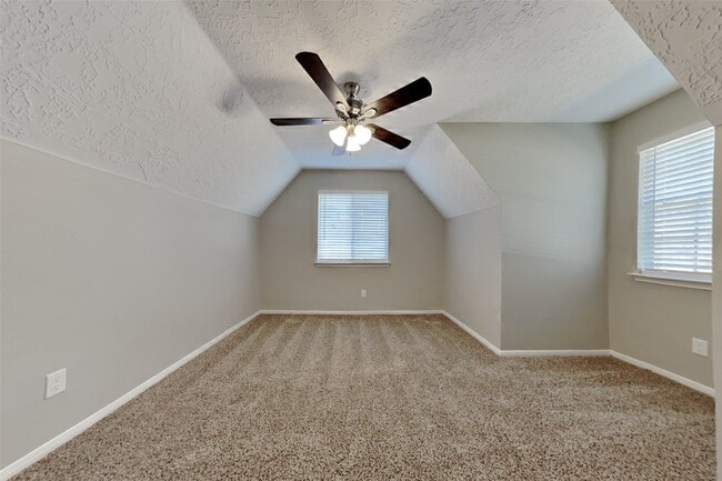 Building Photo - 17715 Seven Pines Dr