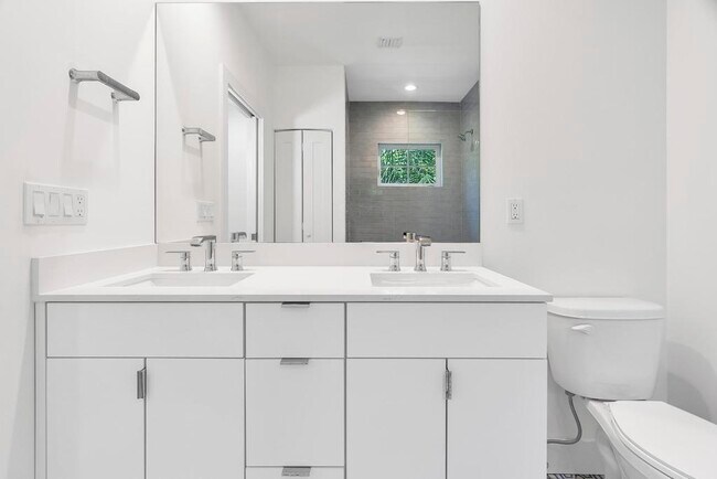 Building Photo - 211 Ocean Breeze