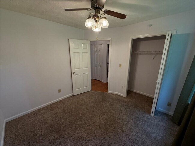 Building Photo - 3897 Saddlecreek Dr
