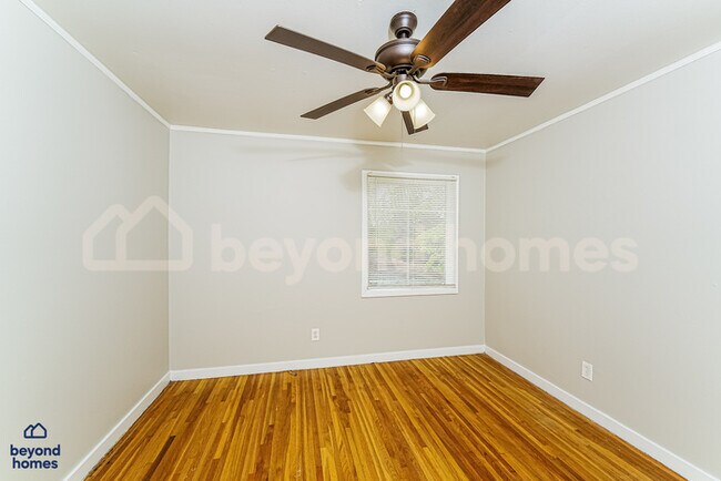 Building Photo - Discover this 3-bedroom, 1.5-bath home in Birmingham’s Spring Lake area!