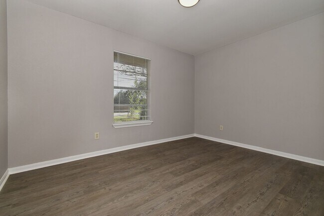 Building Photo - 4008 Templeton St