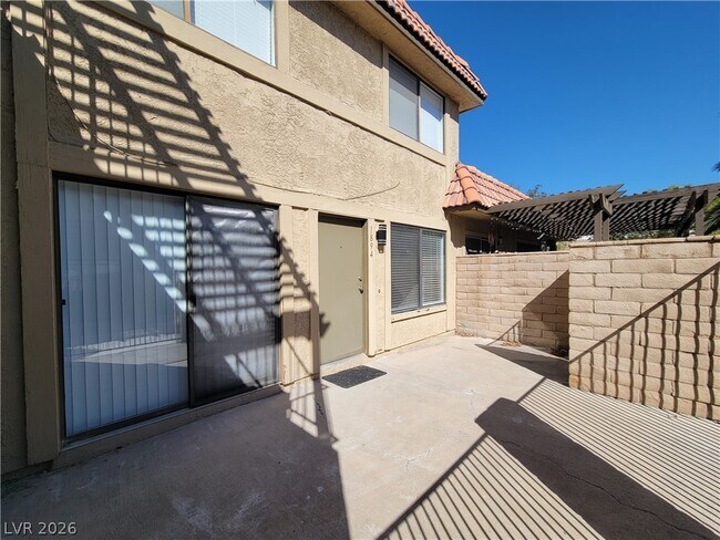 Building Photo - 1894 Avacado Ct