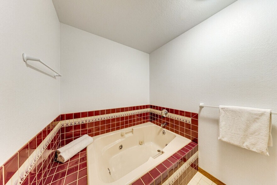 Building Photo - 902 Paiute Pl