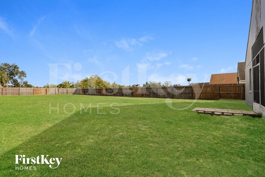 Building Photo - 1237 E Grove Ave