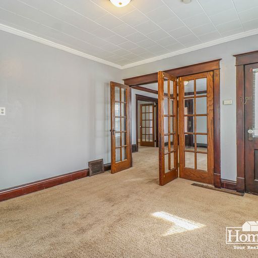 Building Photo - 4 bedrooms in River Park!