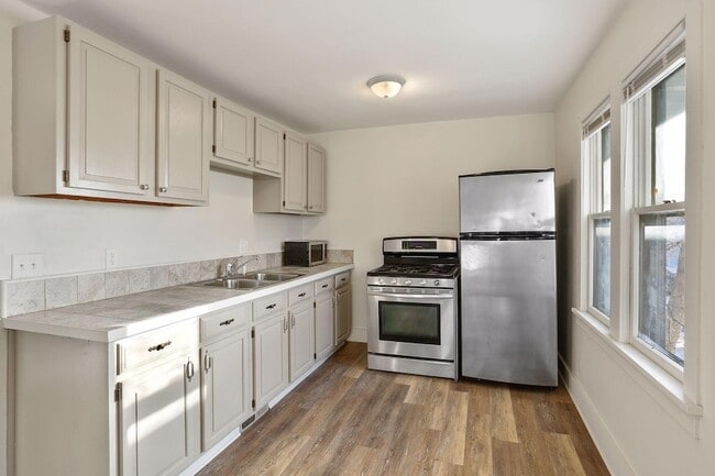 Building Photo - 2617 2nd Ave S