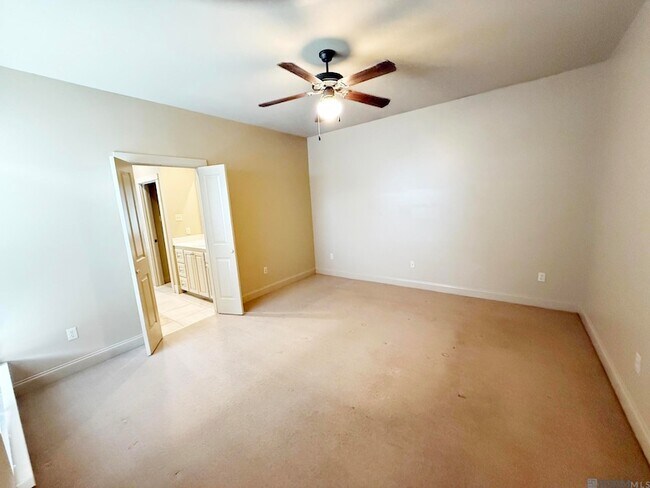 Building Photo - 9441 Boone Ave