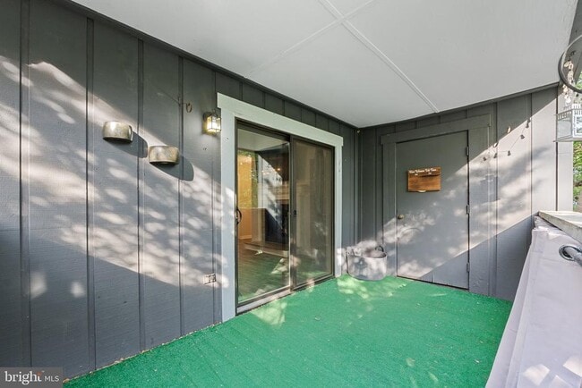 Building Photo - 33 Windbrooke Cir
