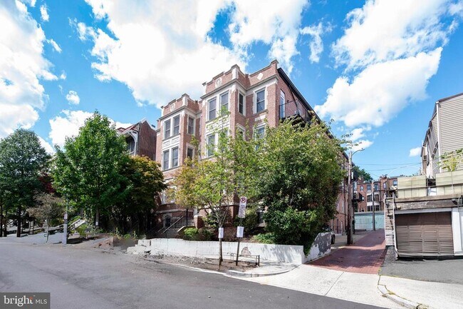 Building Photo - 1807 California St NW