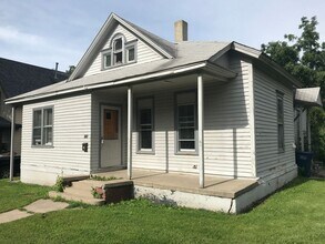 Building Photo - 325 2nd St NW