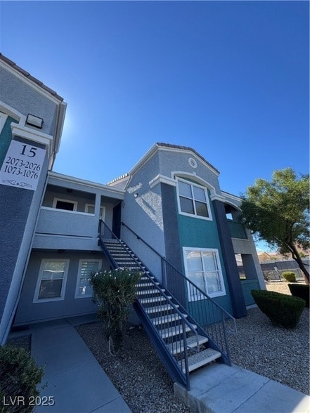 Building Photo - 6955 N Durango Dr