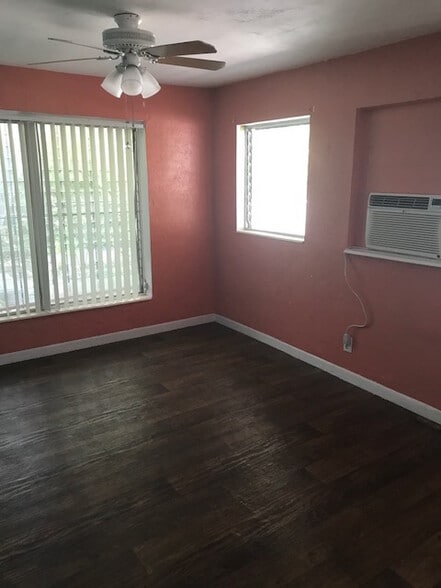 Building Photo - 1703 Johnson St