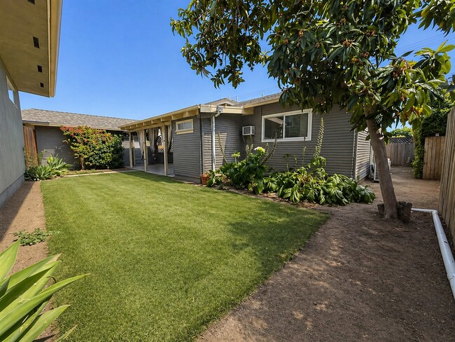 Building Photo - Charming 3-Bedroom Home for Lease in College West, San Diego