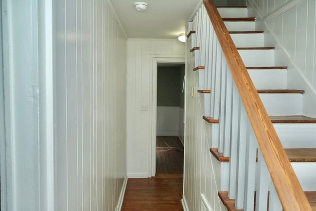 Building Photo - 920 Anderson St