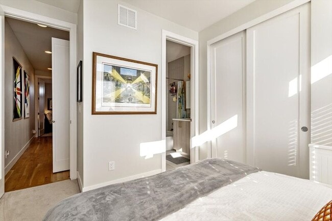 Building Photo - 3227 Quivas St