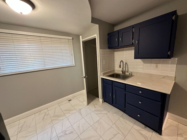 Building Photo - Adorable 3-Bedroom Home with Modern Comfor...