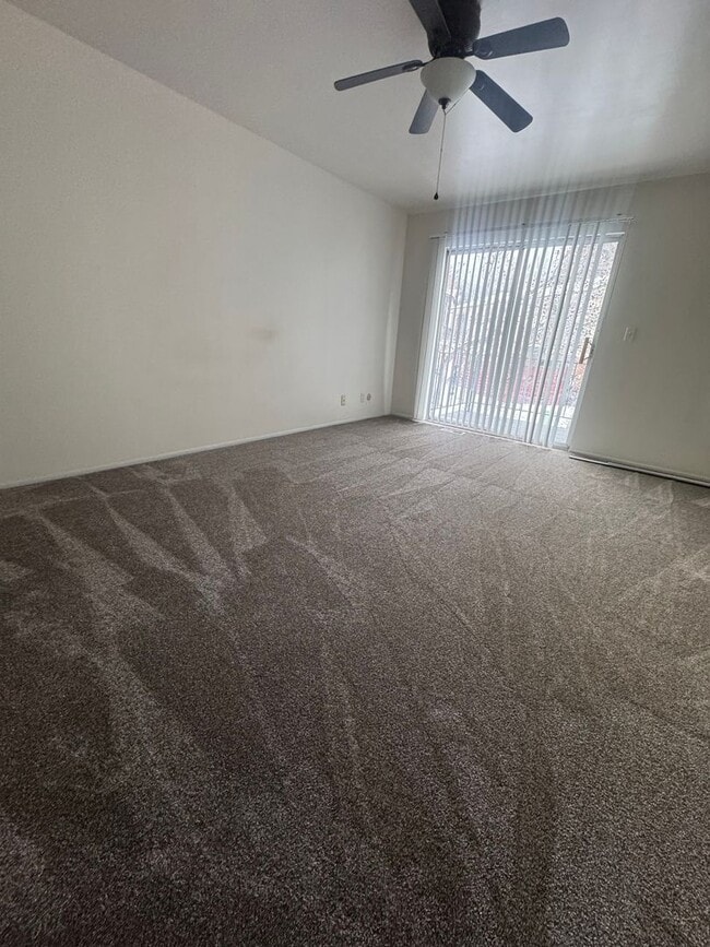 Building Photo - Beautiful 2 bedroom duplex for rent in Cottonwood Heights!