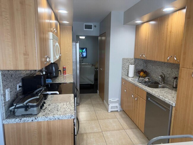 Building Photo - 1201 S Ocean Dr