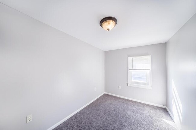 Building Photo - 441 1st Ave