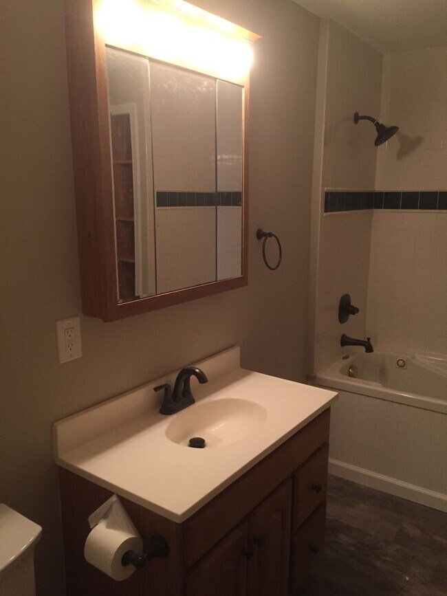 Building Photo - Beautiful 2 bedroom Home in Emmaus