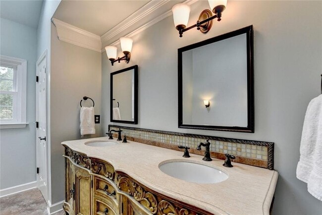 Building Photo - 2611 Briers N Dr