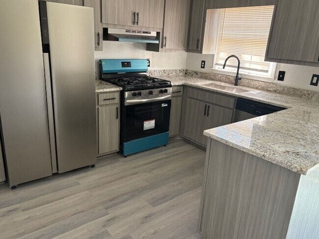 Building Photo - Spacious 4BR House in Lithonia