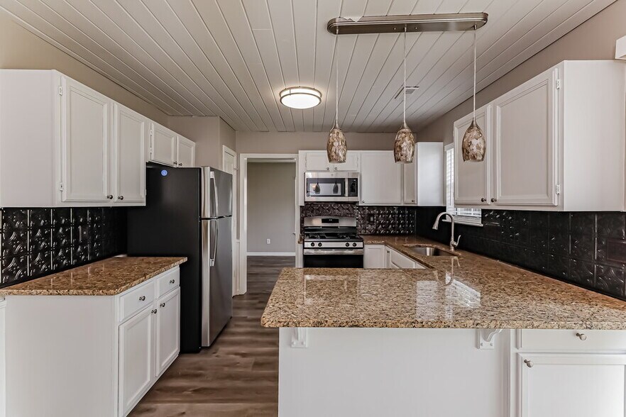 Building Photo - 1820 Wimbleton Woods Dr