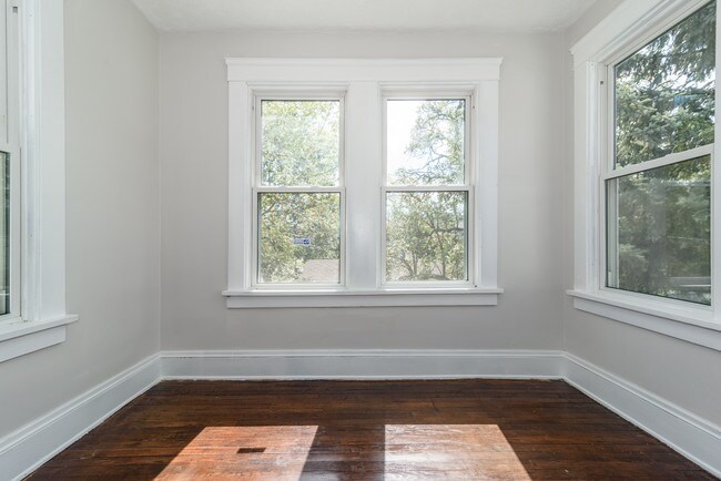 Building Photo - 19610 Shawnee Ave