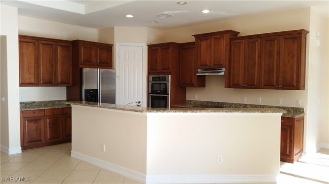Building Photo - 10153 Avalon Lake Cir