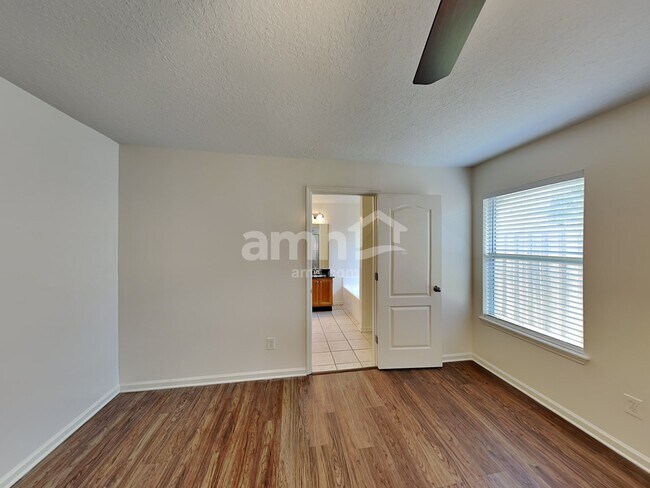 Building Photo - 1006 Bass Harbor Dr