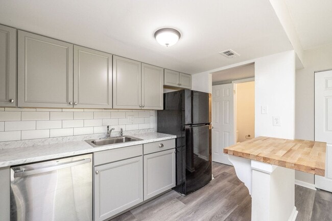 Building Photo - Townhouse in Richmond