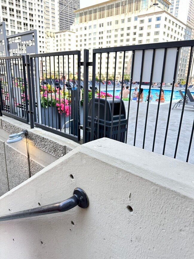 Building Photo - 30 E Huron St