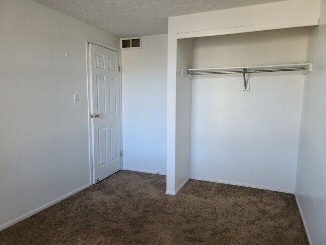 Bedroom three - 4848 Charlton Ct