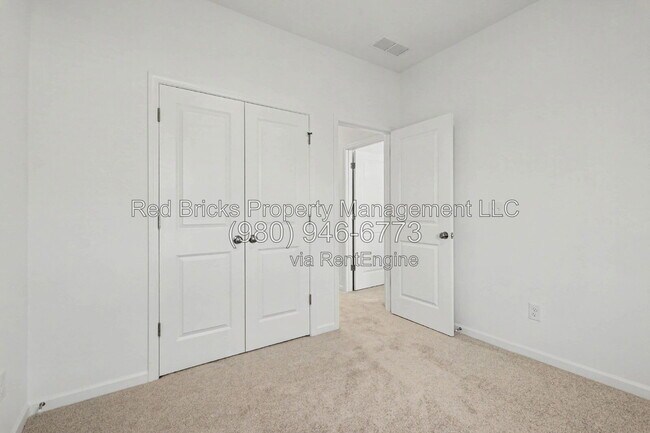 Building Photo - 1812 Alexander Village Main Dr