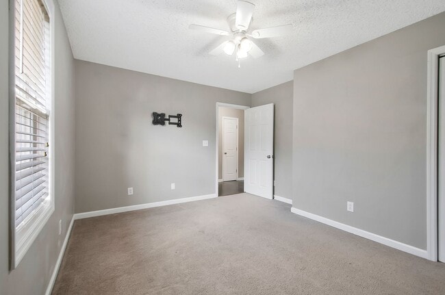 Building Photo - 1422 Wesley Rd