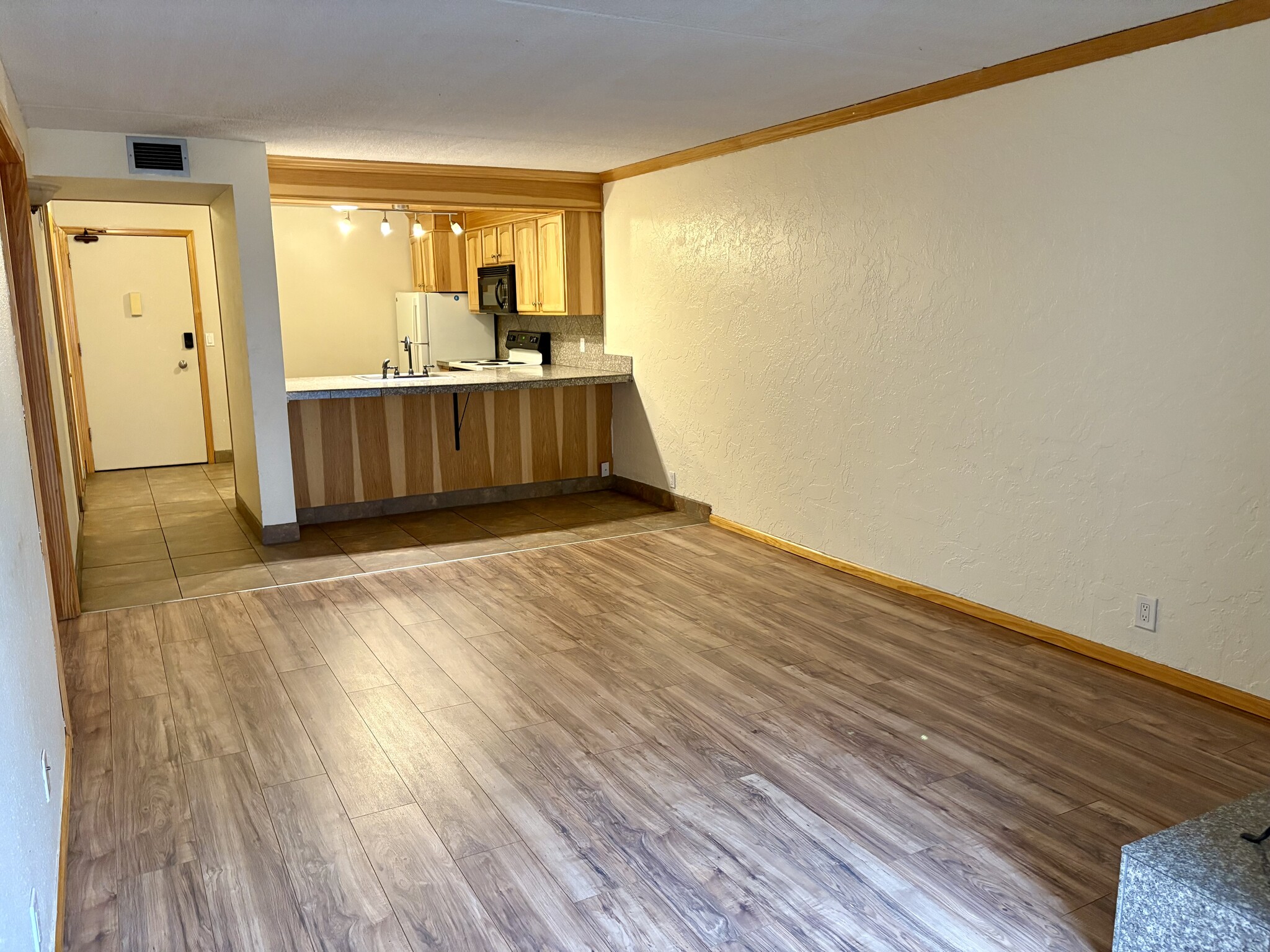 Living room - 805 29th St